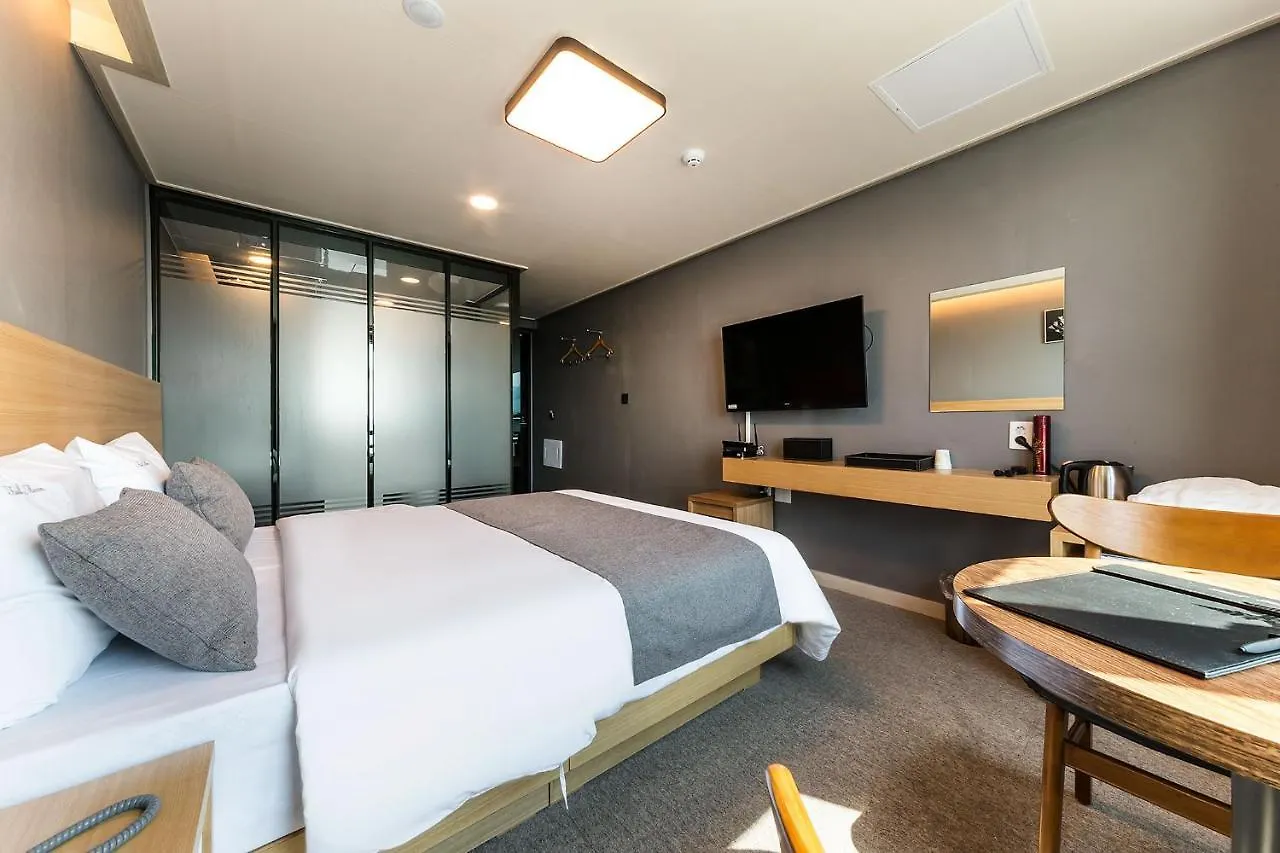 Fullmoon Tourist Hotel Incheon 3*,  South Korea