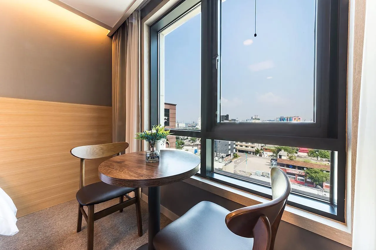 Fullmoon Tourist Hotel Incheon
