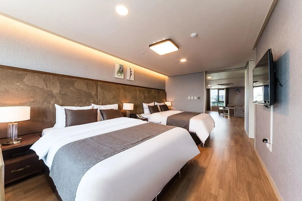 Fullmoon Tourist Hotel Incheon