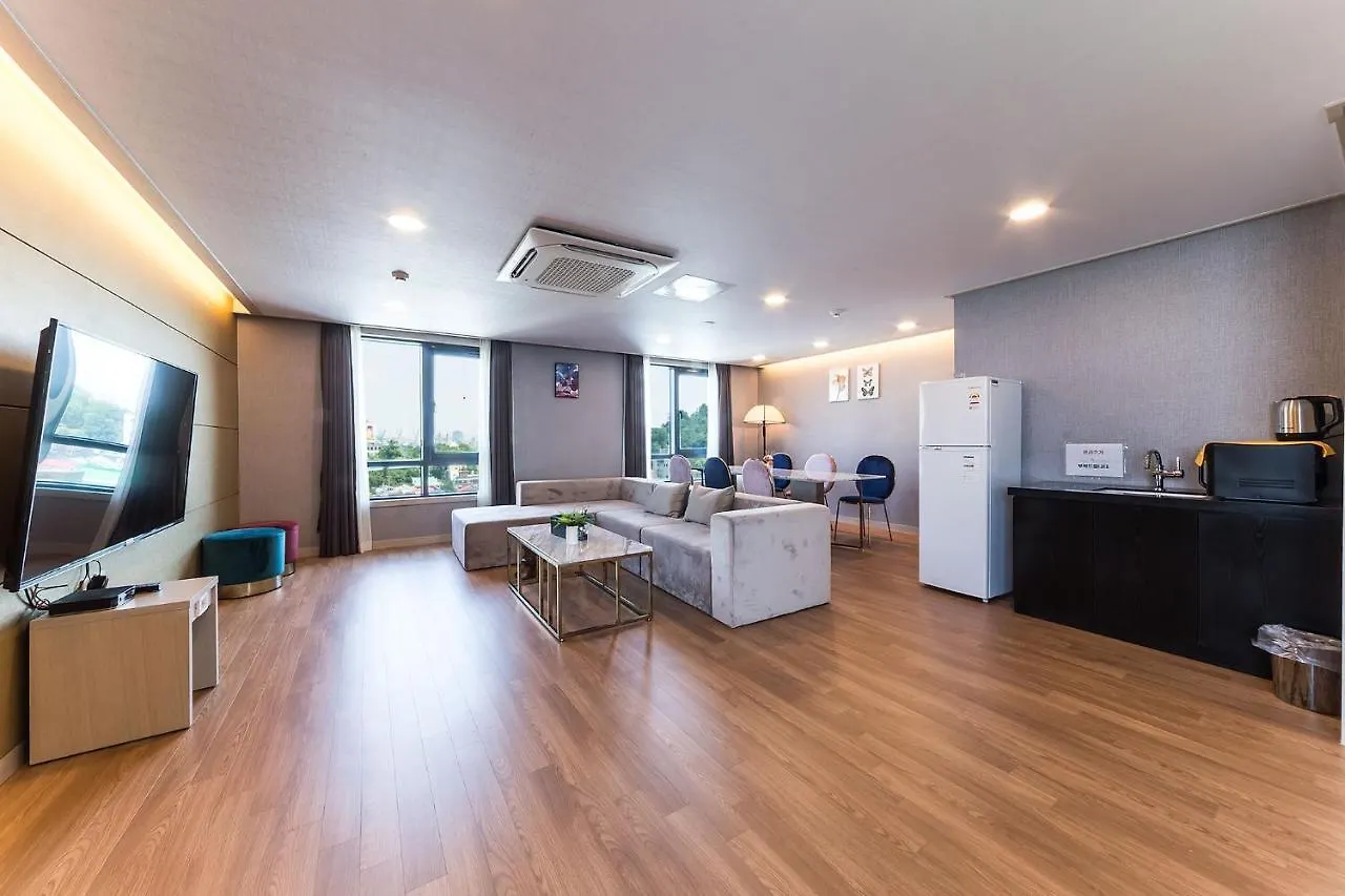 Fullmoon Tourist Hotel Incheon