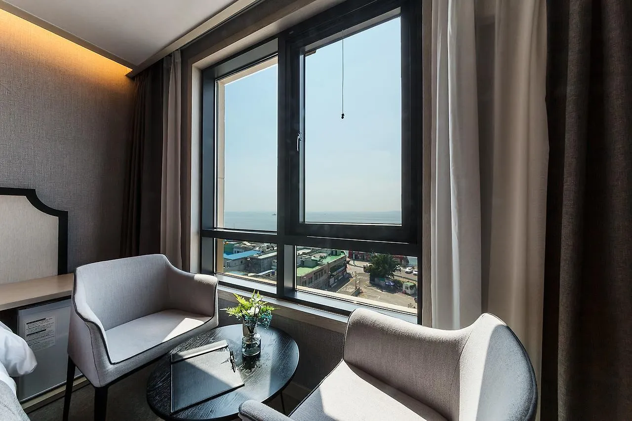 Fullmoon Tourist Hotel Incheon