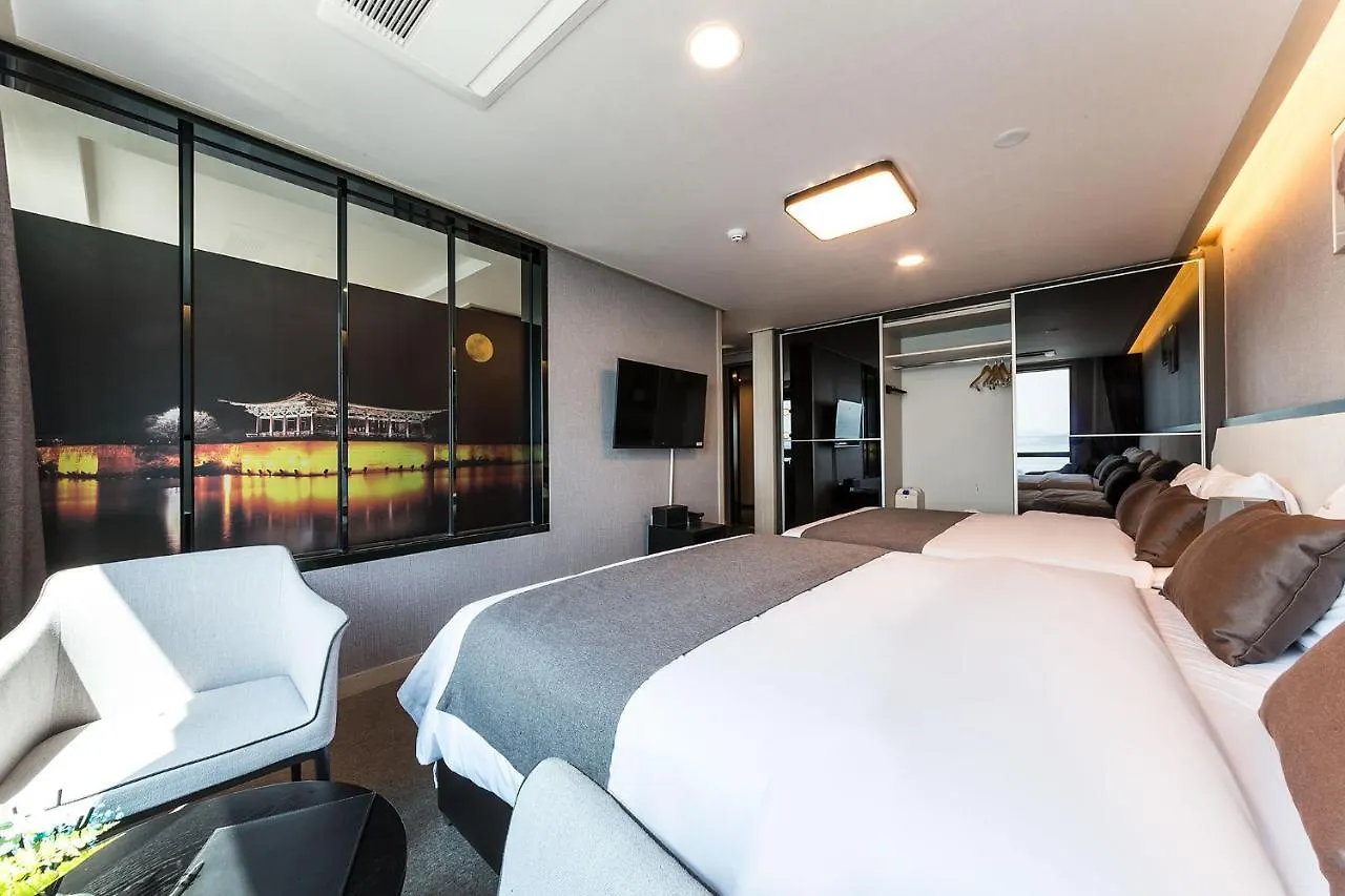 Fullmoon Tourist Hotel Incheon