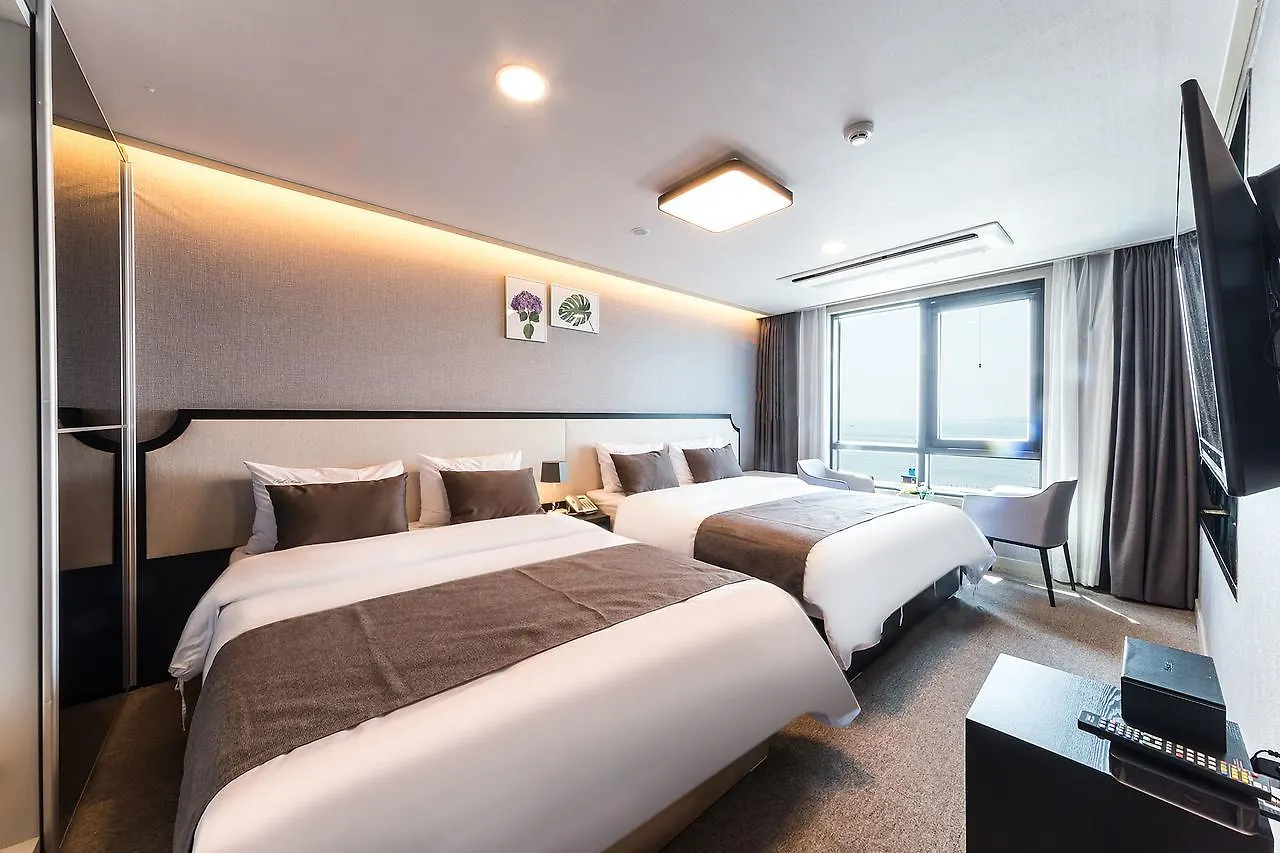 Fullmoon Tourist Hotel Incheon