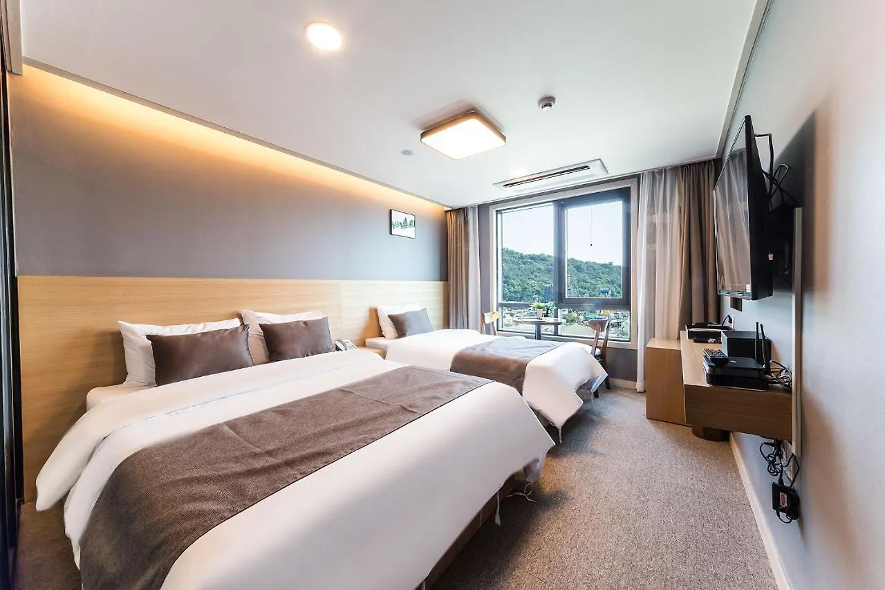 Fullmoon Tourist Hotel Incheon