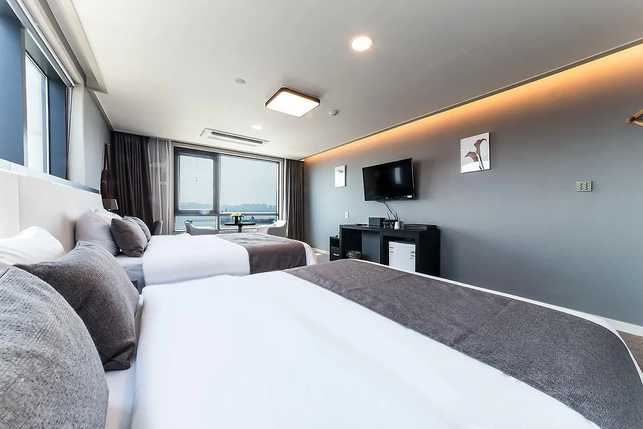 Fullmoon Tourist Hotel Incheon 3*,  South Korea
