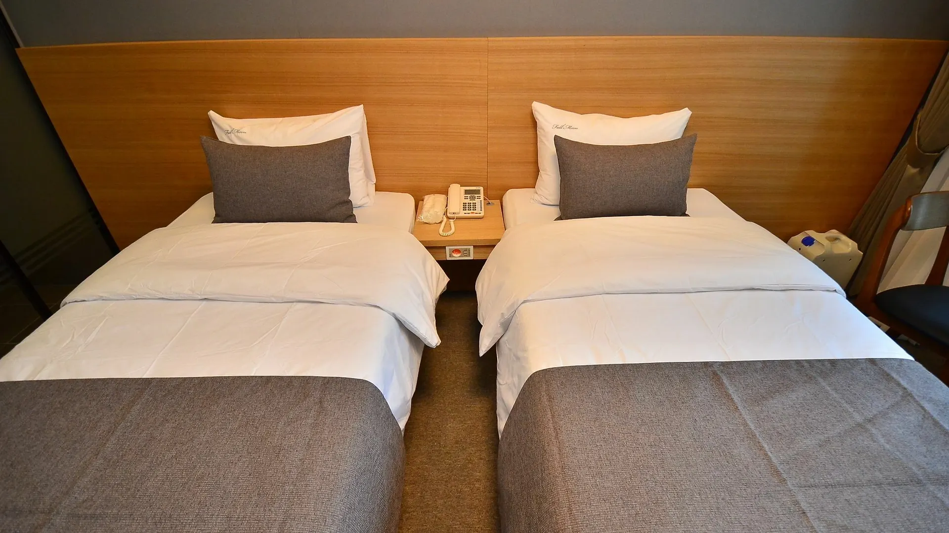 Fullmoon Tourist Hotel Incheon